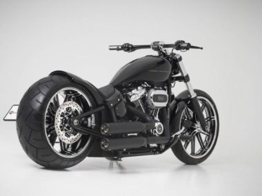 Harley Davidson Softail Custom Breakout skinny by Bündnerbike 02