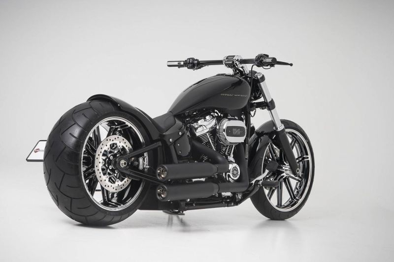 Harley Softail Cruiser Breakout “The Skinny” by Bündnerbike