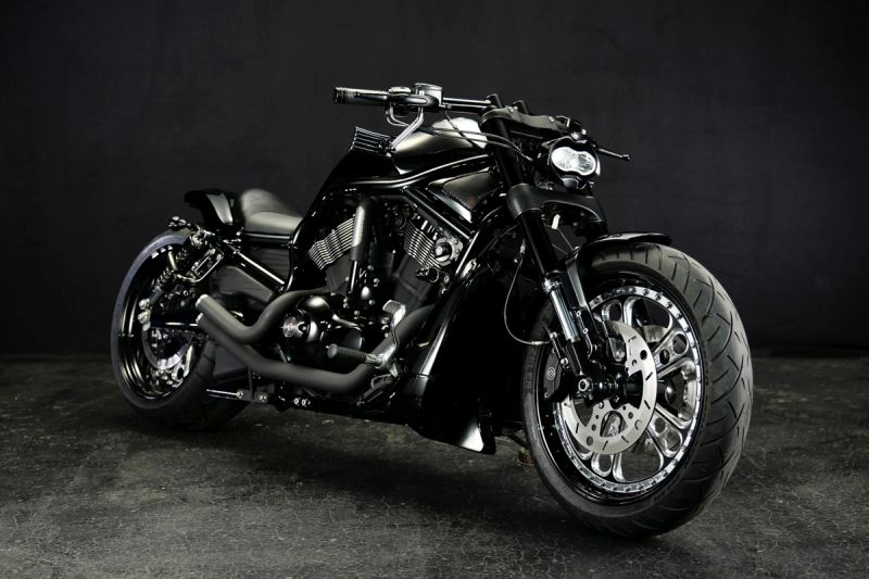 Harley Custom VRSCB V Rod “Villain” by Bad Land