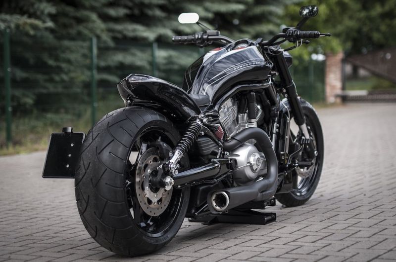 Harley Davidson Custom VRod muscle “Raptor” by Killer Custom