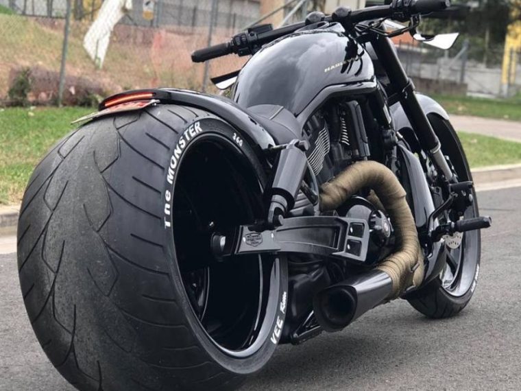 Harley-Davidson V-Rod - DARK KUSTOM Motorcycles 2023