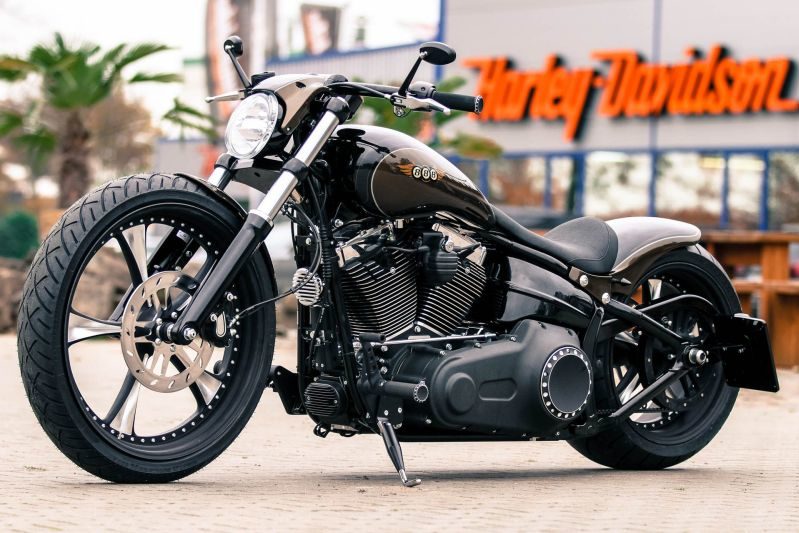 Harley-Davidson Breakout 