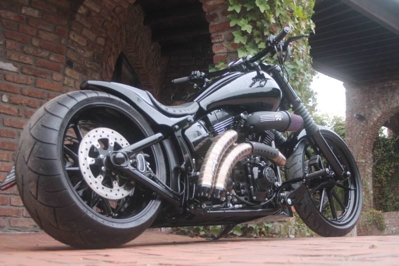 WOW! Harley Davidson Softail Breakout 