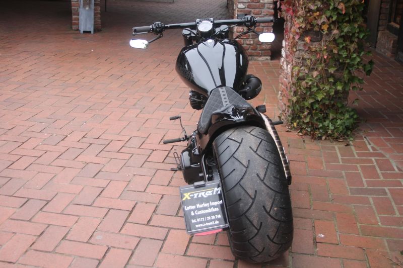 Harley Davidson softail breakout x-trem