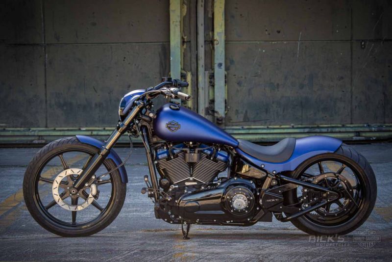 Harley-Davidson Breakout by Rick’s Motorcycles 01