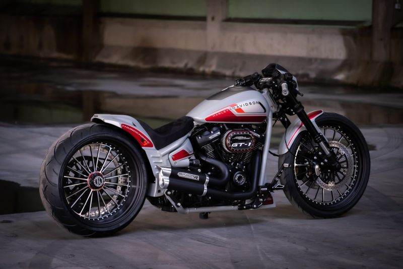 Harley-Davidson FXDR “Gran Turismo” by Thunderbike