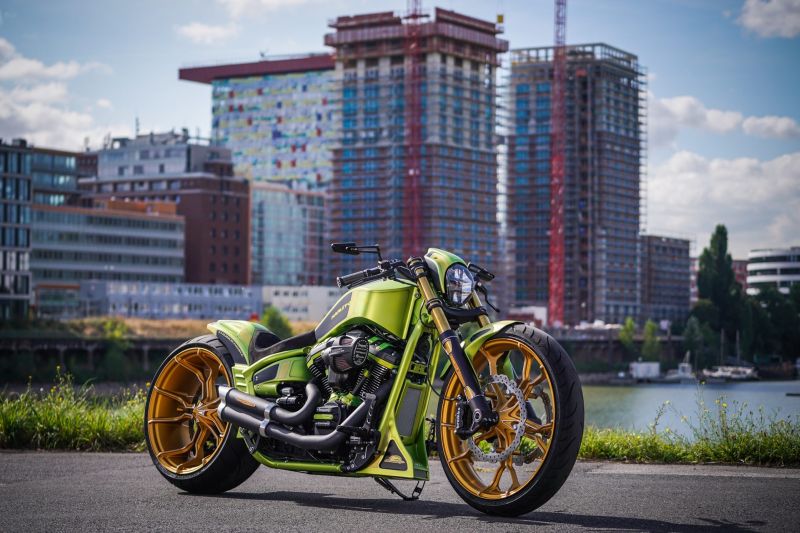 Harley-Davidson Breakout “Imola” by Thunderbike