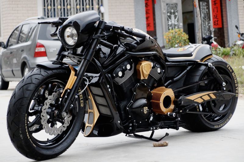 Harley Davidson V Rod ‘Porsche’ by SQ Custom