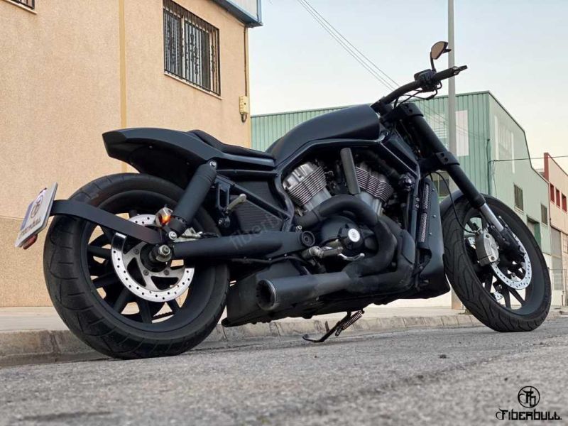 Harley-Davidson Street Rod ‘Vulture Black’ by Fiber Bull