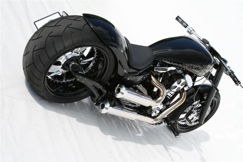 Yamaha XV1600 Custom “Black Bone” by Thunderbike