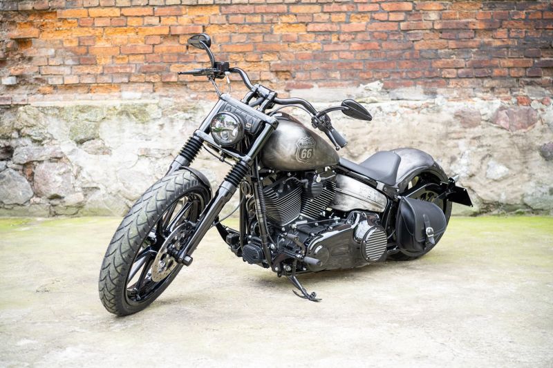 Harley-Davidson-Softail-Custombike-by-Nine-Hills-Motorcycles