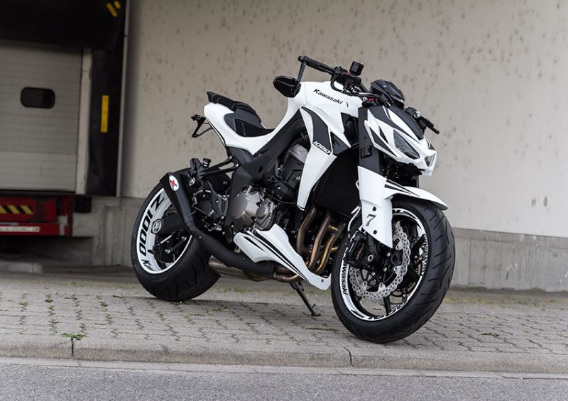 Kawasaki Z1000 “Mega White” by Höly Zweirad