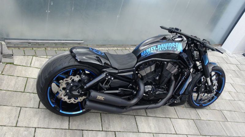 Harley-Davidson VRod Custom ‘GEO 300 blue’ by Bad Boy Customs
