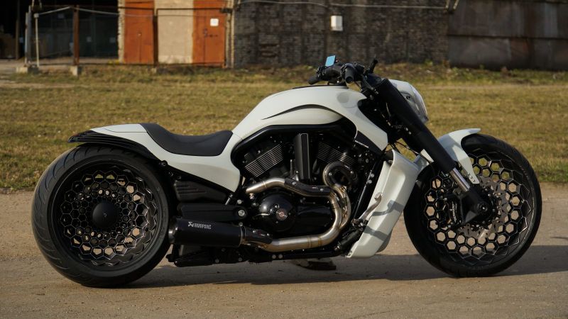 Harley-Davidson-VRod-Russian-Custom-GIOTTO-3-by-Box39
