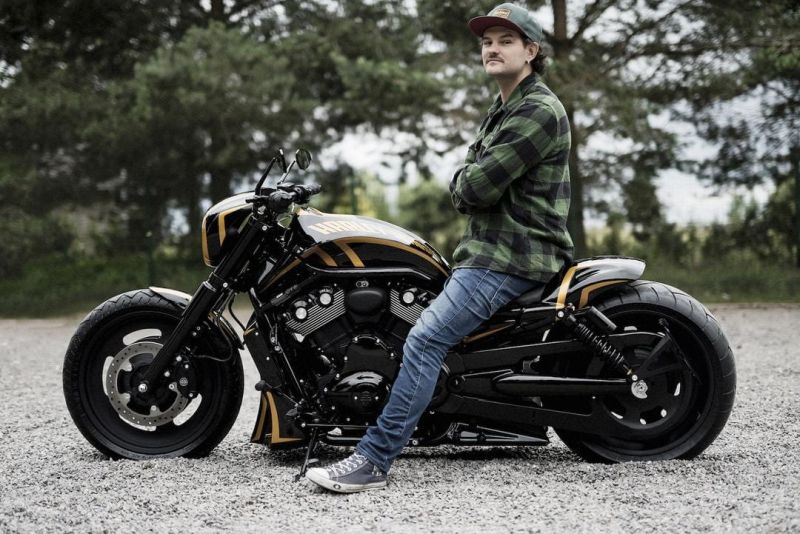 Harley Davidson V-Rod Custom “Gold” by Killer Custom
