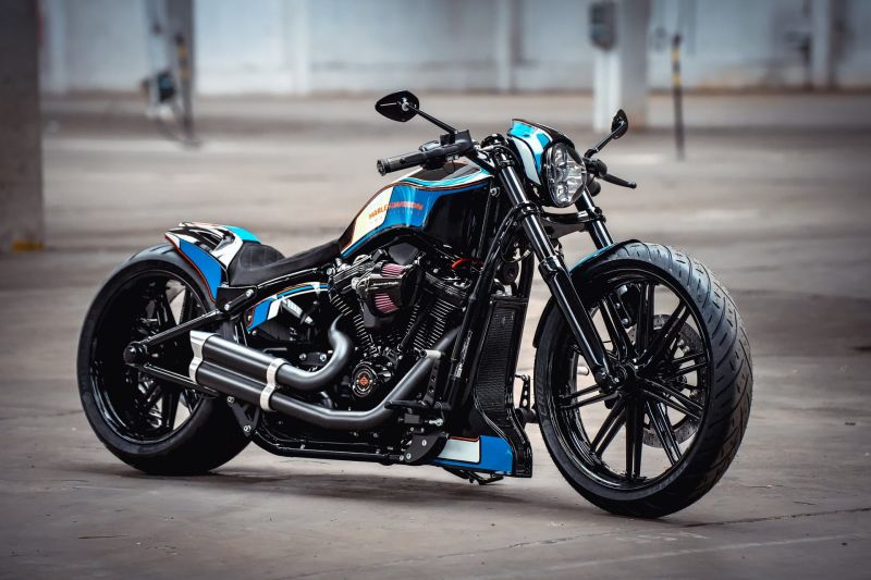 Harley-Davidson Breakout Custom “RAZOR 2.0” by Thunderbike