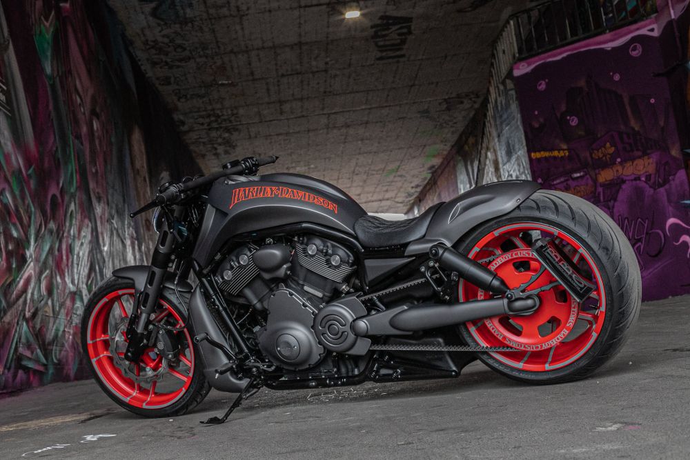 Harley-Davidson V Rod “GEO 280Red” by Bad Boy Customs