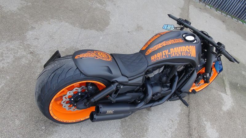 Harley-Davidson V Rod “Carbon 9” by Bad Boy Customs