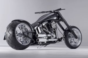 Harley-Davidson-Softail-Martini-Racing-by-Bundnerbike