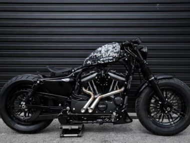 Sportster bobber Forty-Eight "Submariner" by Limitless Customs