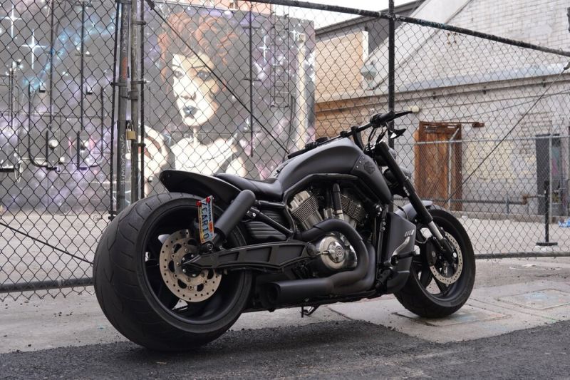 Harley-Davidson V-Rod muscle Custom 360 ‘Demon’ by DD Designs