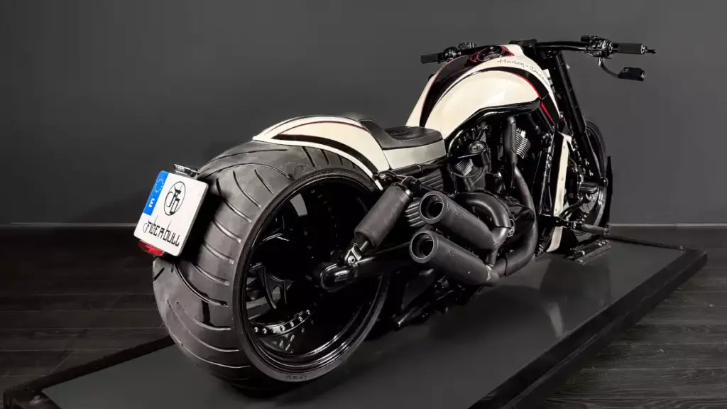 Harley-Davidson Night Rod 'Ciclon Redline' preparada por FiberBull