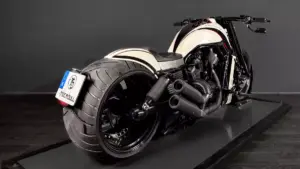 Harley-Davidson Night Rod 'Ciclon Redline' preparada por FiberBull
