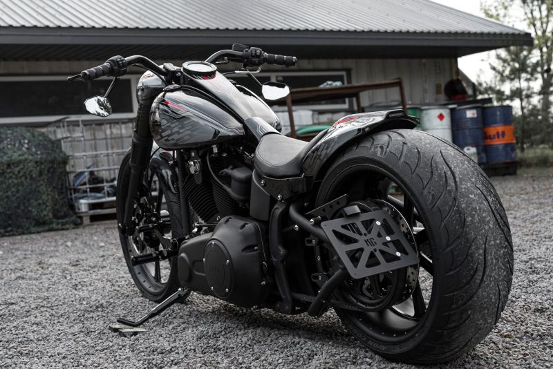 Harley-Davidson-FatBoy-FLSTFB-by-Killer-Custom