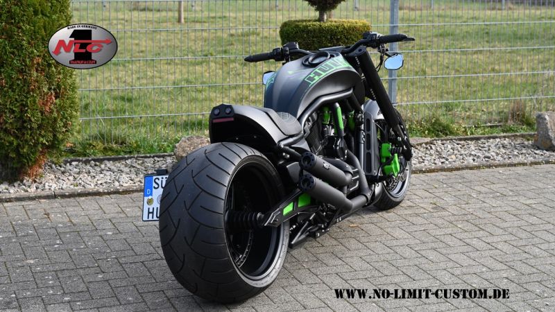 Harley-V-Rod-Custombike-Hulk-by-No-Limit-Custom