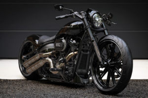 HD-Breakout-customized-by-BT-Choppers