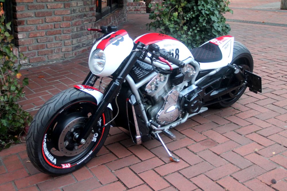 Harley-Davidson V-Rod VRSCA “300” by X-Trem