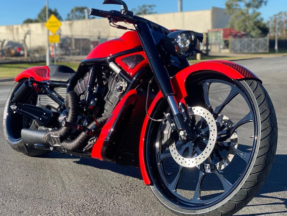 Harley-Davidson V Rod 300 “Strawberry” by DGD Custom