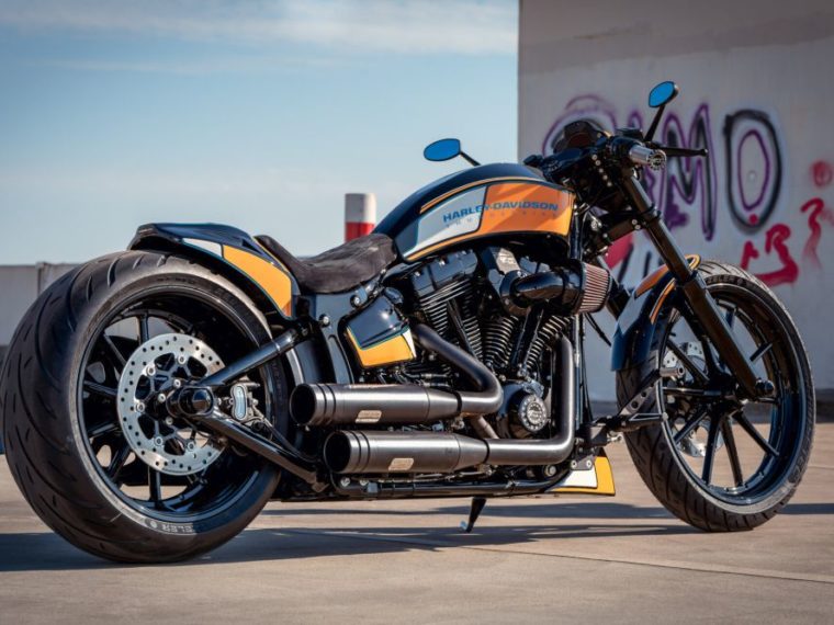 HD SOFTAIL BREAKOUT MOTORCYCLES · CUSTOM BIKES