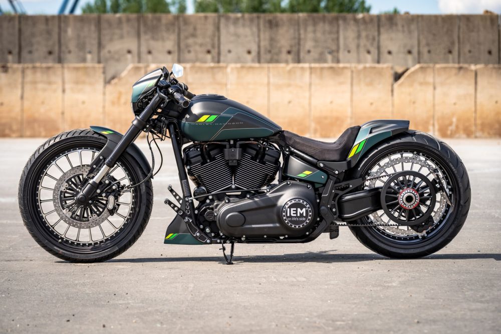 Harley Davidson FXDR / New Custom Parts by Thunderbike