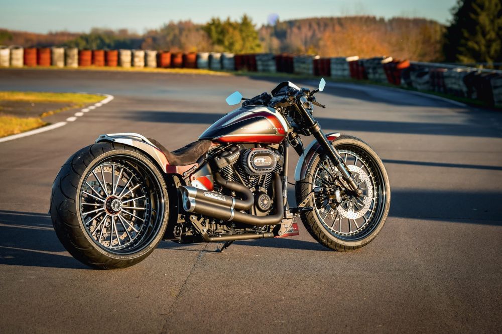 HD FXDR Racing “GT Style” by Thunderbike