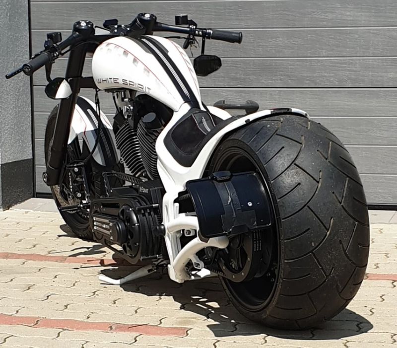 BSC Racing Edition ‘White Spirit’ built by Black-Steel Choppers