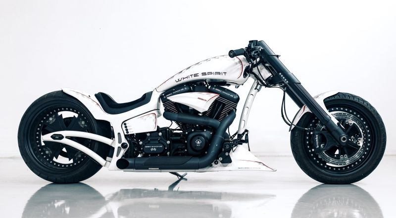 BSC Racing Edition ‘White Spirit’ built by Black-Steel Choppers