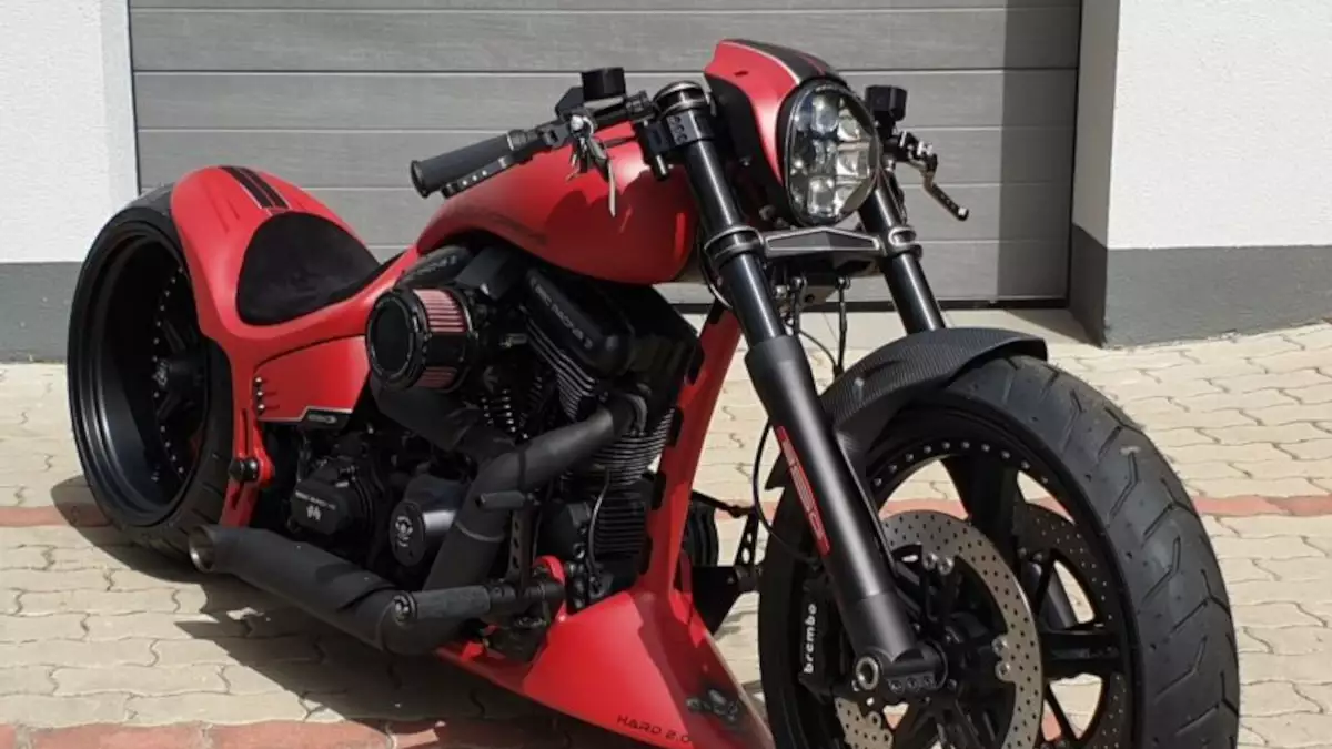 BSC Racing Series ‘Hard 2.0’ built by Black-Steel Choppers