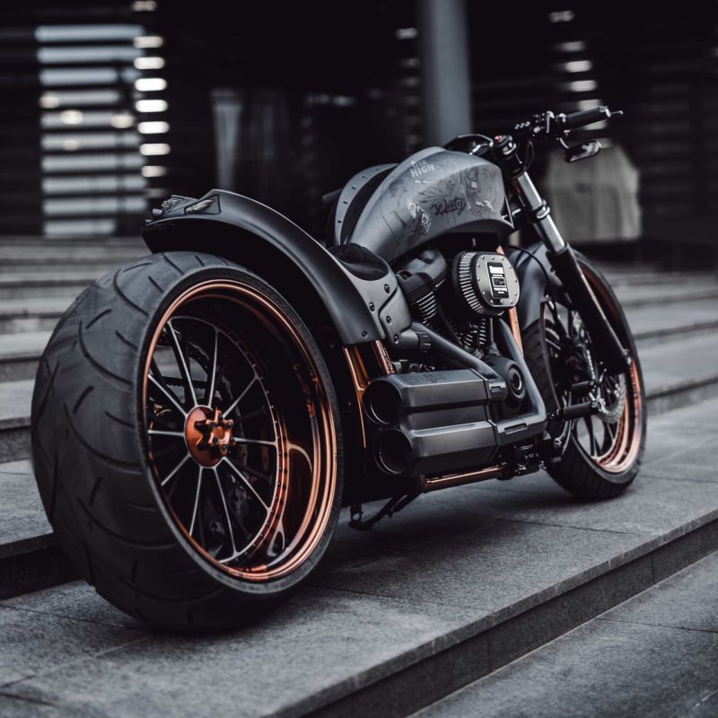 Harley-Davidson-Breakout-114-Sinner-by-Tommy-Sons