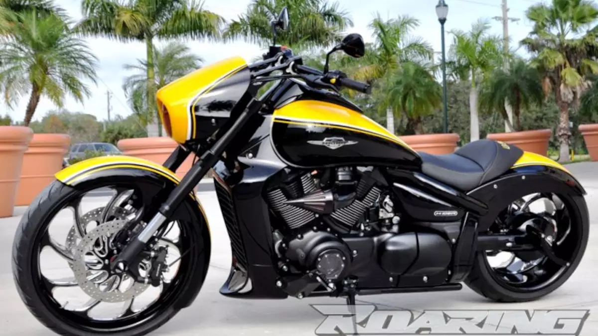 Suzuki Boulevard M109R ‘Boss’ by Roaring Toyz