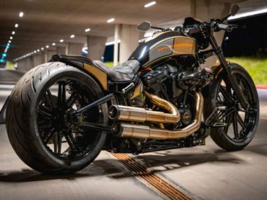 Harley Softail Breakout 'Razor 3.0' by Thunderbike