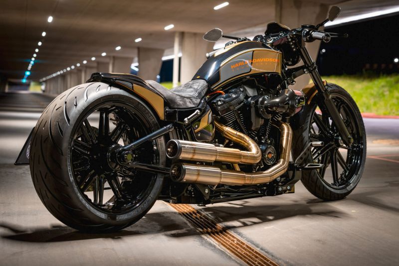 Harley Softail Breakout ‘Razor 3.0’ by Thunderbike