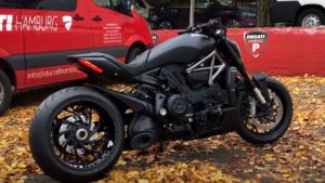 Ducati-Diavel-Dark-Madness-by-Ducati-Hamburg-06