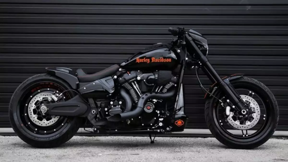 Harley-Davidson FXDR 'WideHorn' by Limitless Customs Harley-Davidson FXDR ‘WideHorn’ by Limitless Customs