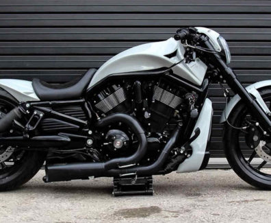 Harley-Davidson VRod ‘Frost Hide’ by Limitless Customs web