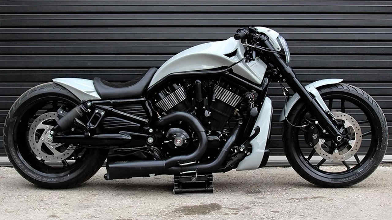 Harley-Davidson VRod ‘Frost Hide’ by Limitless Customs