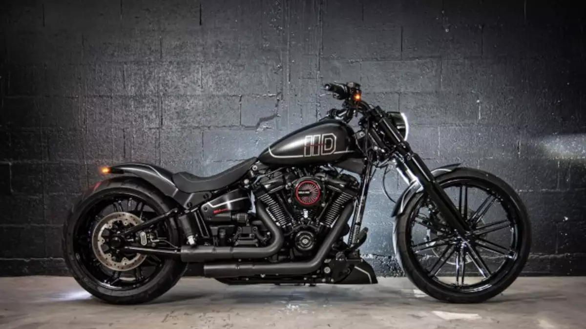 Harley-Davidson Breakout 107 23 by Melk Motorcycles