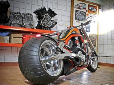 Harley-Davidson V-Rod 'Carbon Eagle' by Rod Squad