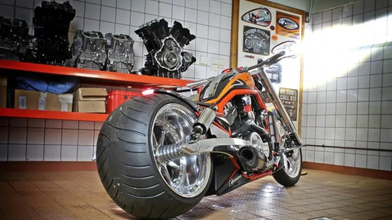 Harley-Davidson-V-Rod-Carbon-Eagle-by-Rod-Squad