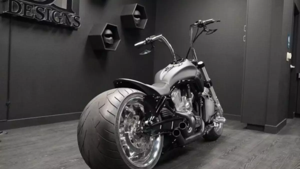 Harley-Davidson V-Rod ‘NOTW’ by DD Design